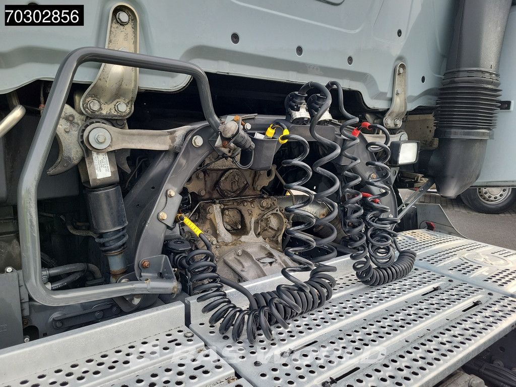 Mercedes Actros Actros 1951 4X2 BigSpace 2x Tanks Leder 70% Tyres