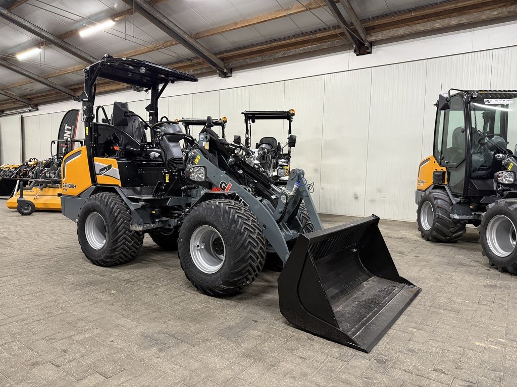 Giant G2700 X-TRA HD+ minishovel NIEUW €685 LEASE met pro inching