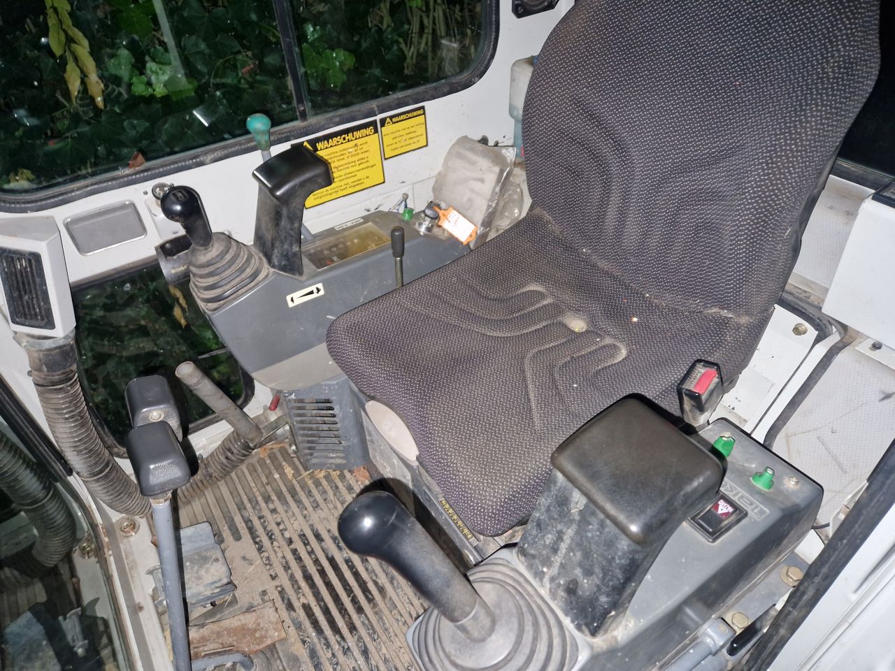 Minigraver takeuchi TB 016