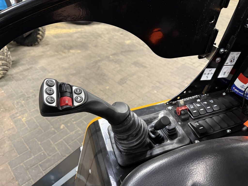 GIANT G2700 X-TRA HD+ shovel NIEUW (kogeltrekhaak, spatbordverbreders, pro inching)