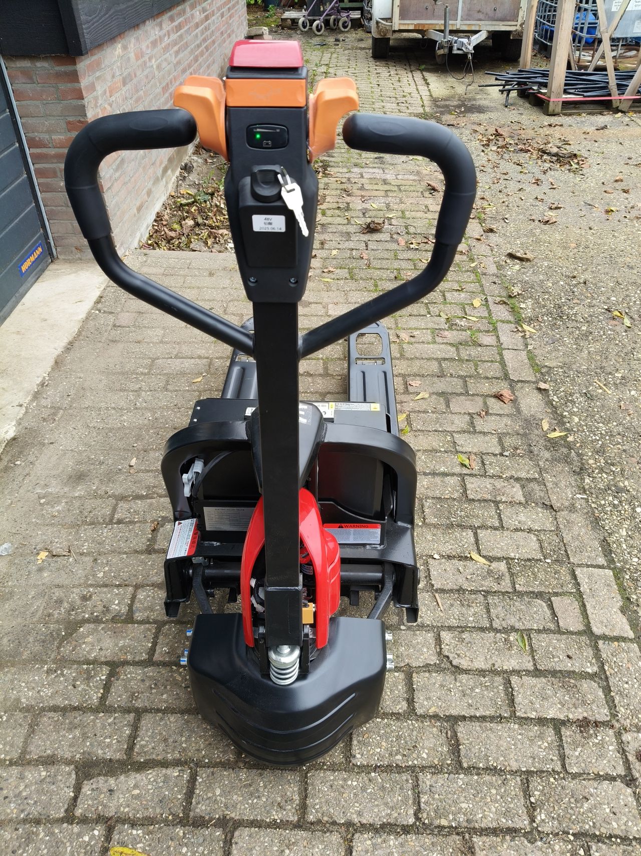 Te koop nieuwe palletwagen 2 stuks 1495 per stuk 2000 kg