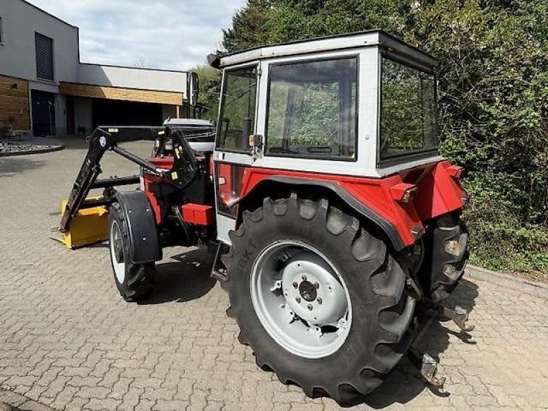 Massey Ferguson 274 S mit Frontlader