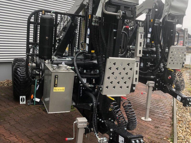 Trejon MF950 mit Kran V6500