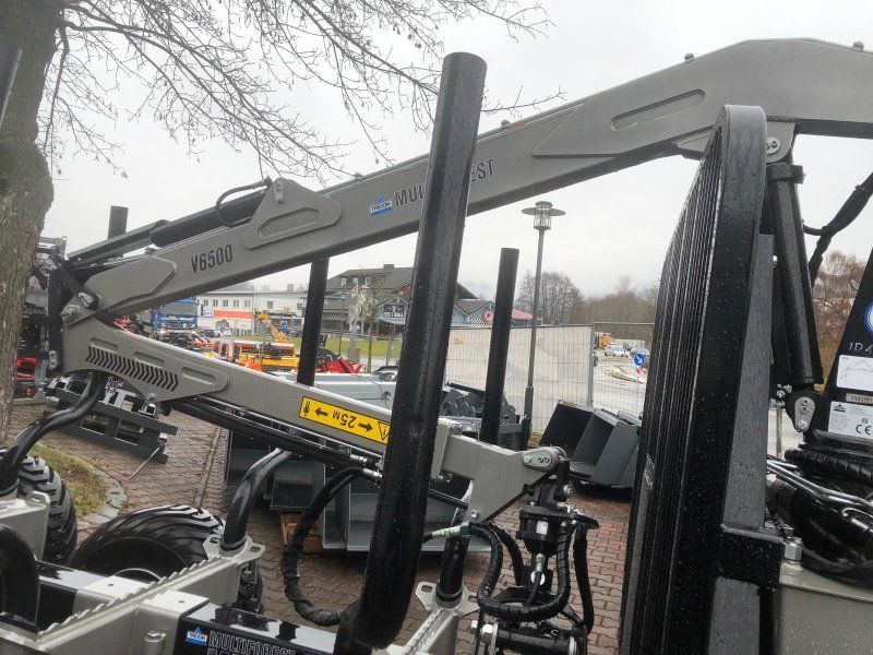 Trejon MF950 mit Kran V6500