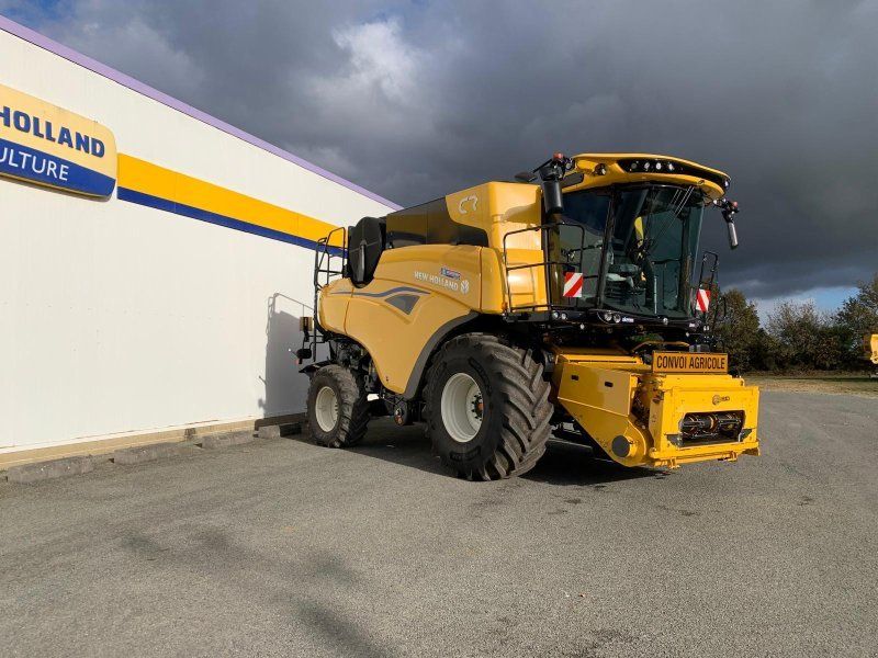 New Holland CR 8.90
