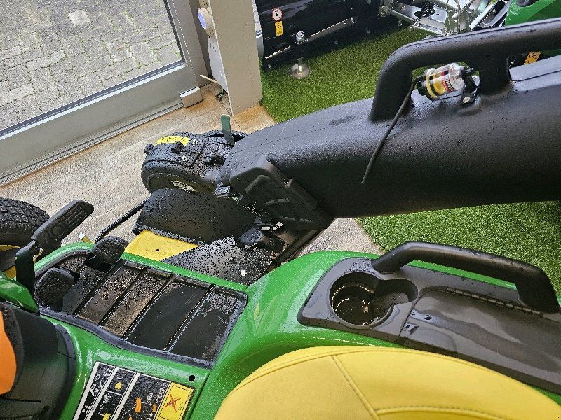 John Deere X590