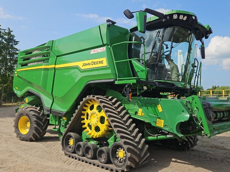 John Deere X9 1100