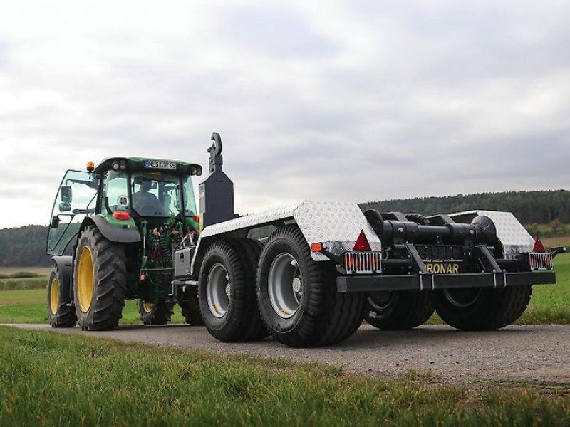 Pronar T 185 Hakenanhänger 15 to Boogie-Fahrwerk