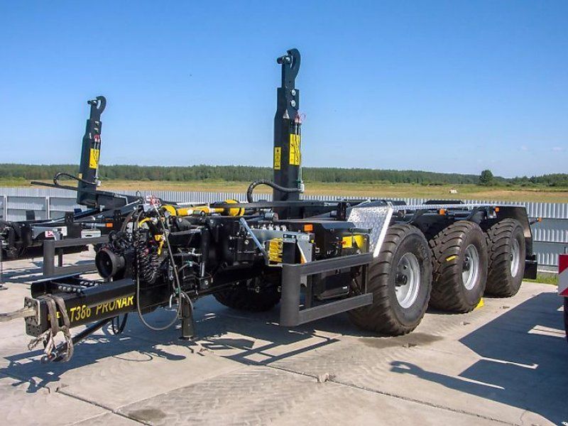 Pronar T 386 Hakenanhänger 34 to Zwangslenkung Parabel-Fahrwerk