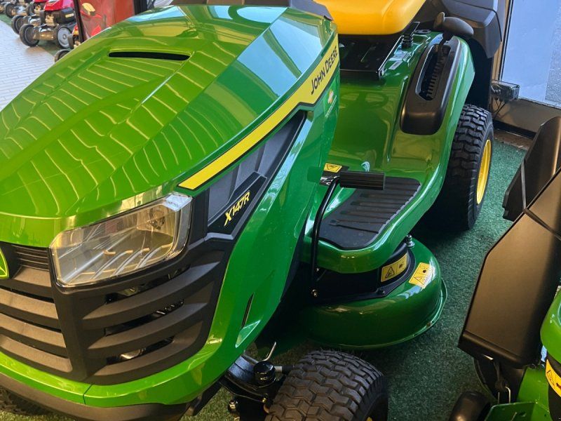 John Deere X147R