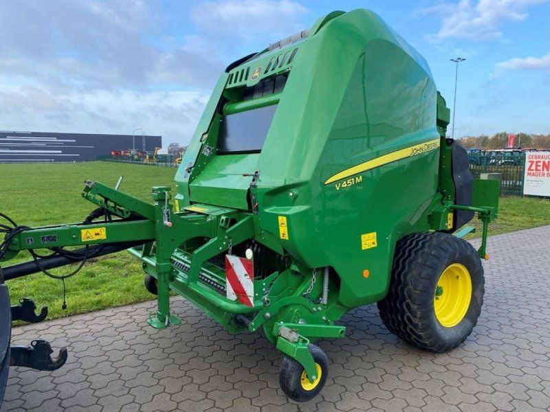 John Deere V 451 M