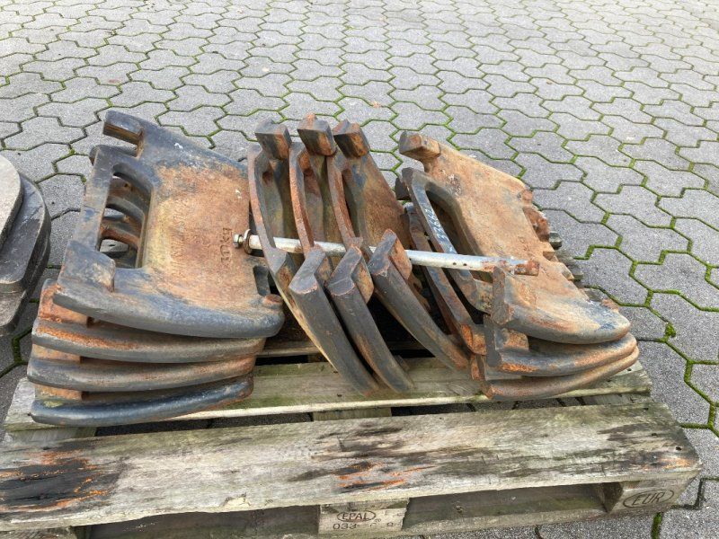 Deutz 10 x 40 kg Einhängegewichte