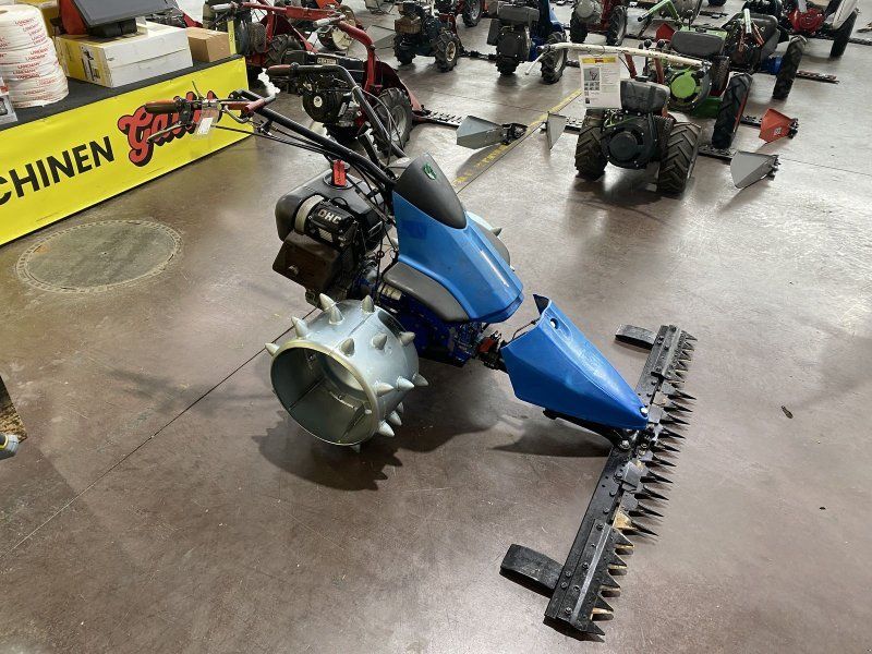 BCS WS 630 mit Stachelwalzen und Freischneider