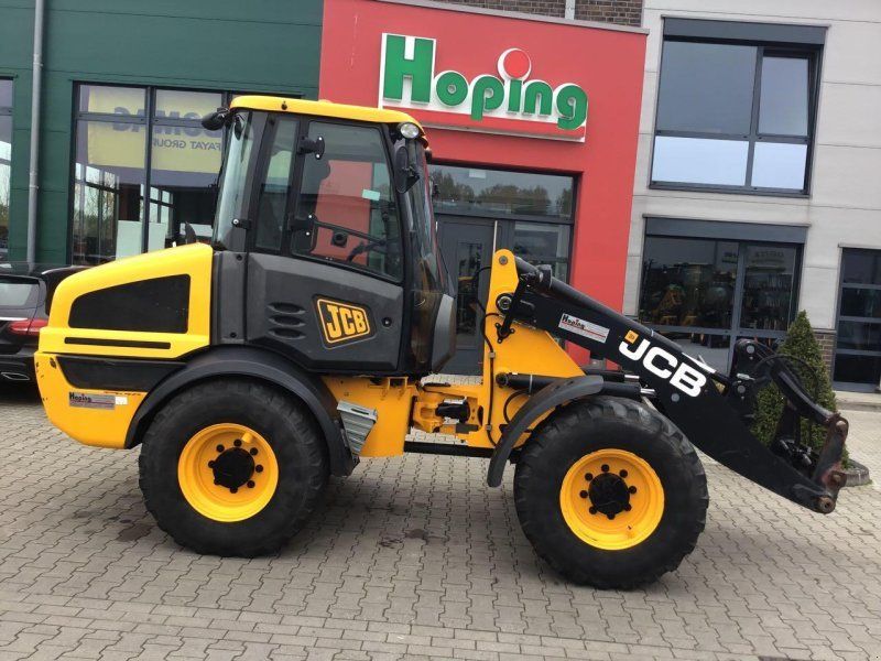 JCB 409