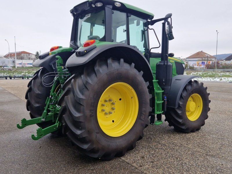 John Deere 6195M