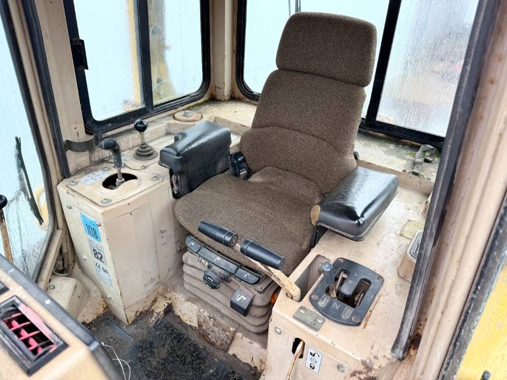 CAT D5H XL - Ripper Valve / 6-Way Blade