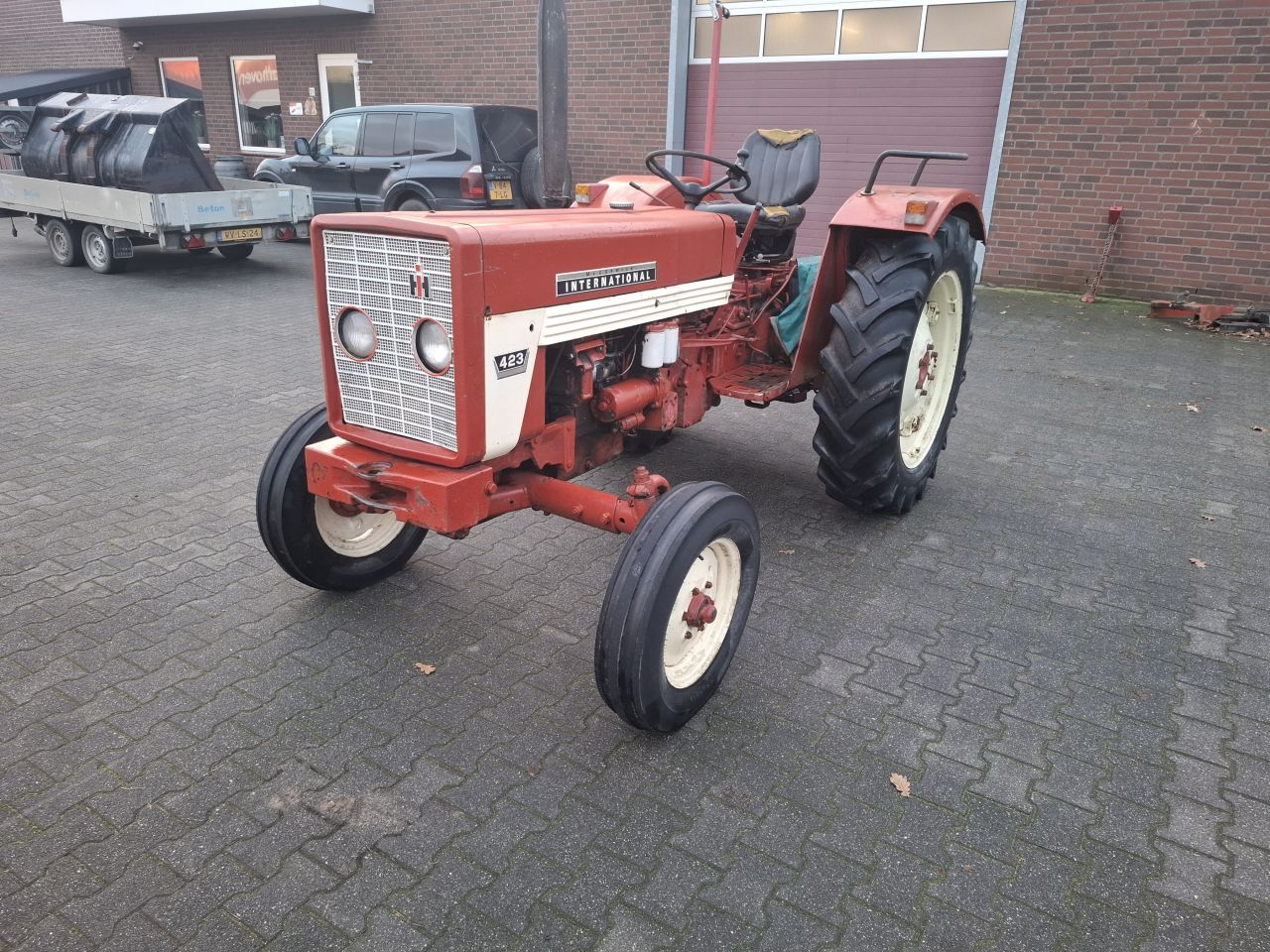International 423
