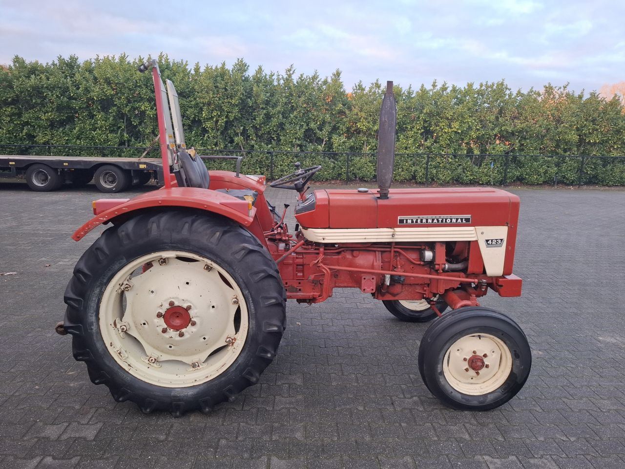 International 423