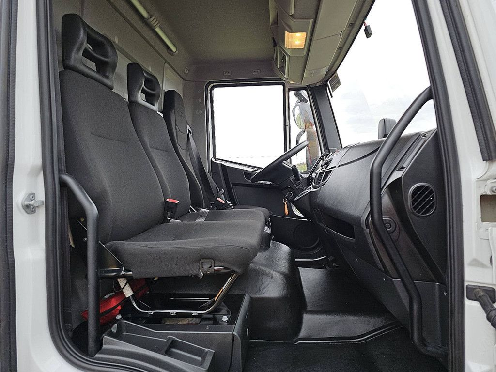 IVECO 160E28 EUROCARGO taillift airco 55tkm