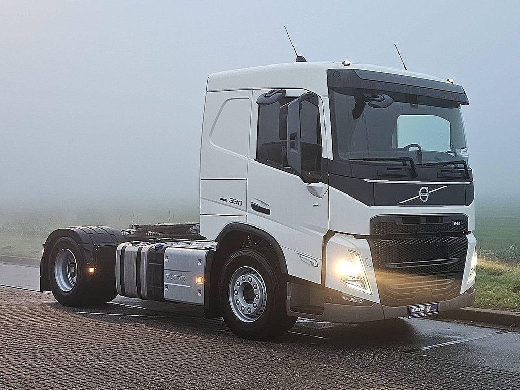 VOLVO FM 330 3000 km like new!!