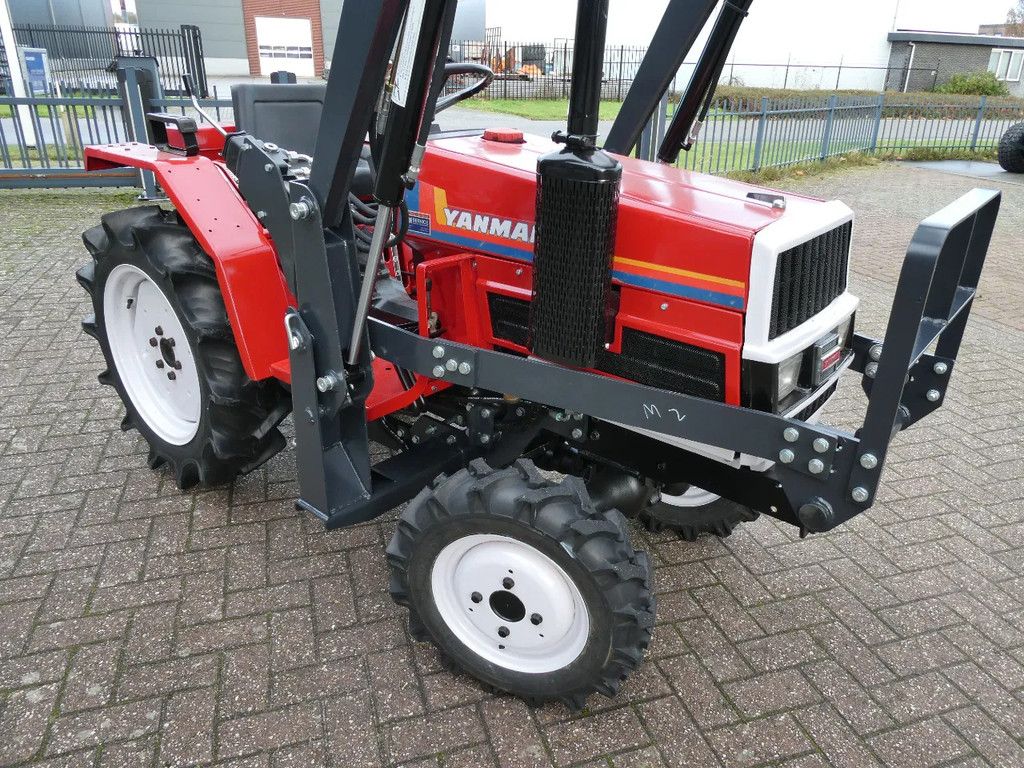 Yanmar F16D 4wd / 1380 Draaiuren / Voorlader