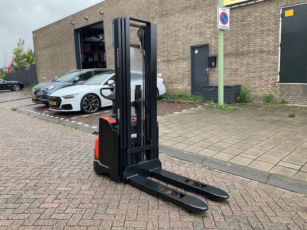 BT 8SM14 1400KG 4.45METER STAPELAAR / HEFTRUCK