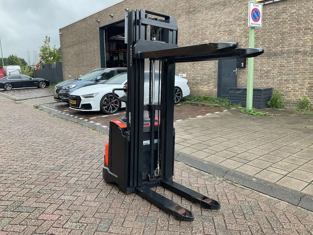 BT 8SM14 1400KG 4.45METER STAPELAAR / HEFTRUCK