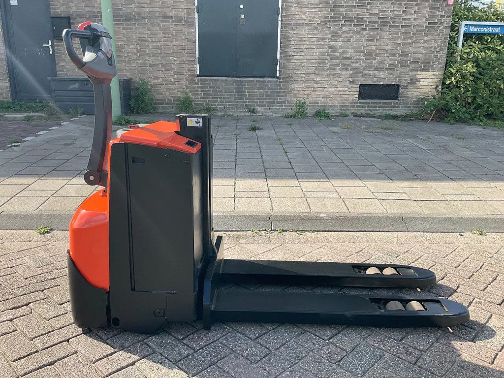 CESAB S208L 2000KG 65CM STAPELAAR / HEFTRUCK