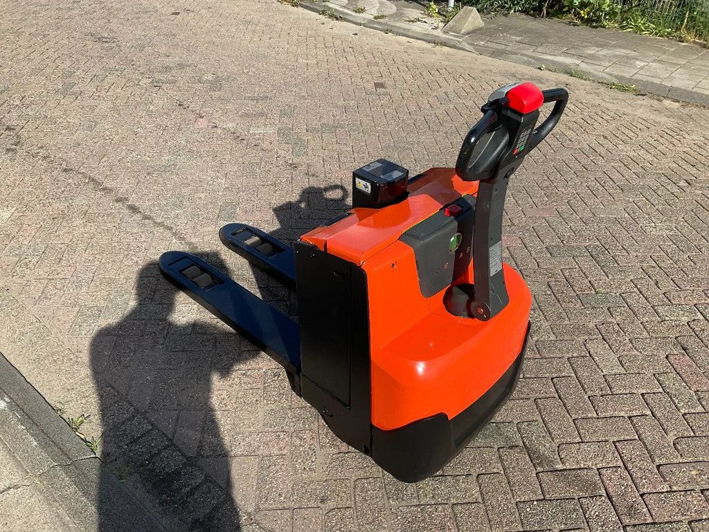 CESAB S208L 2000KG 65CM STAPELAAR / HEFTRUCK