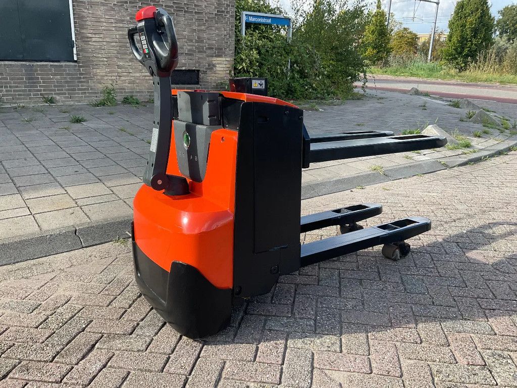 CESAB S208L 2000KG 65CM STAPELAAR / HEFTRUCK