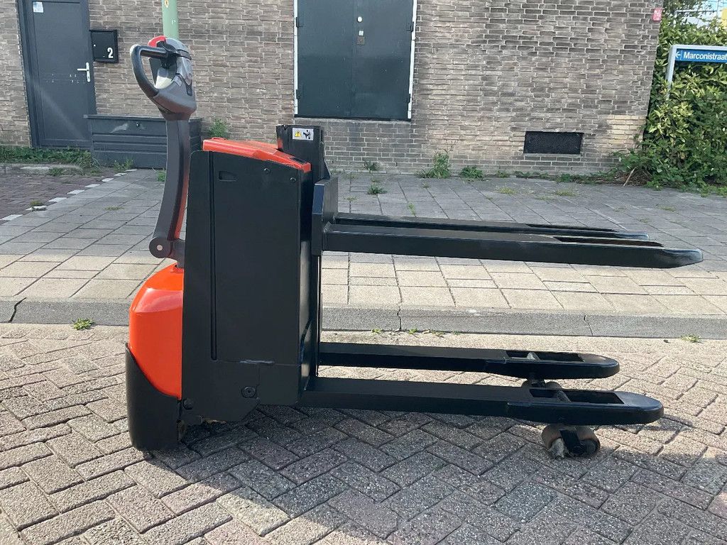 CESAB S208L 2000KG 65CM STAPELAAR / HEFTRUCK