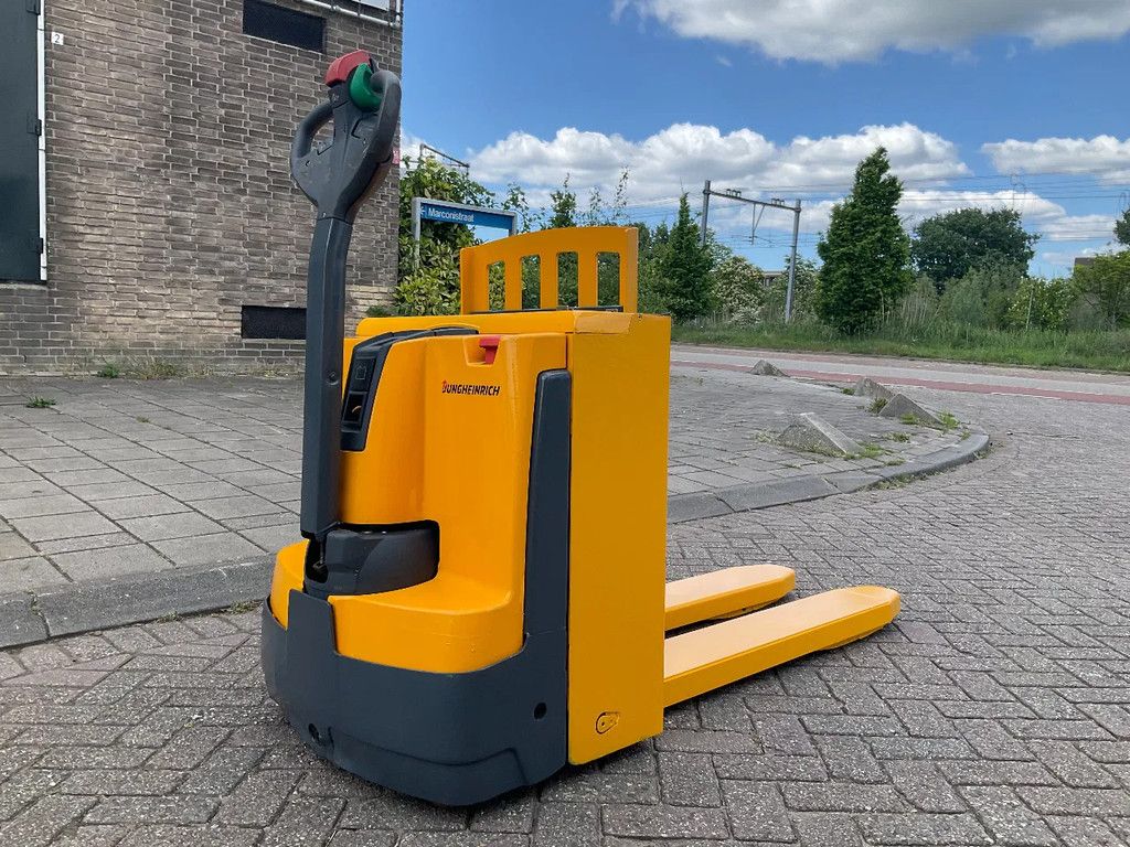 Jungheinrich EJE C20 2000KG 70CM STAPELAAR / HEFTRUCK