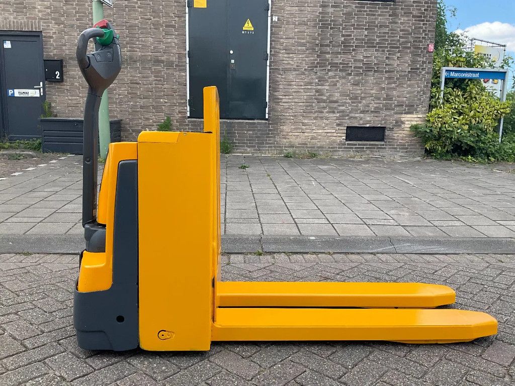 Jungheinrich EJE C20 2000KG 70CM STAPELAAR / HEFTRUCK