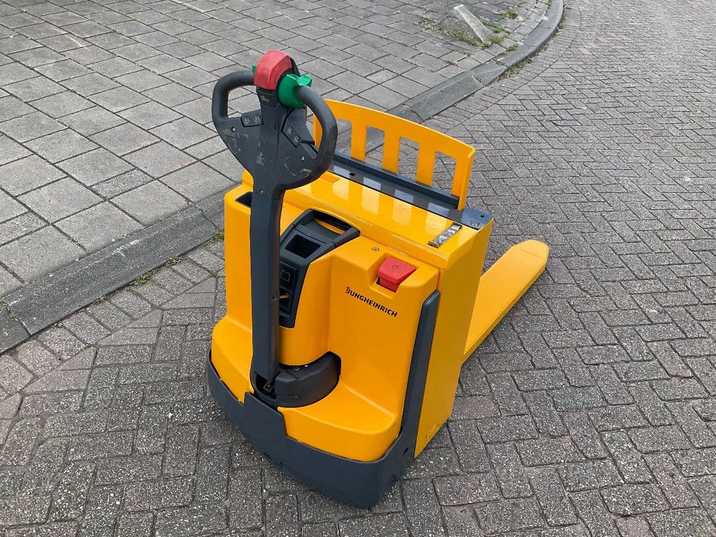 Jungheinrich EJE C20 2000KG 70CM STAPELAAR / HEFTRUCK