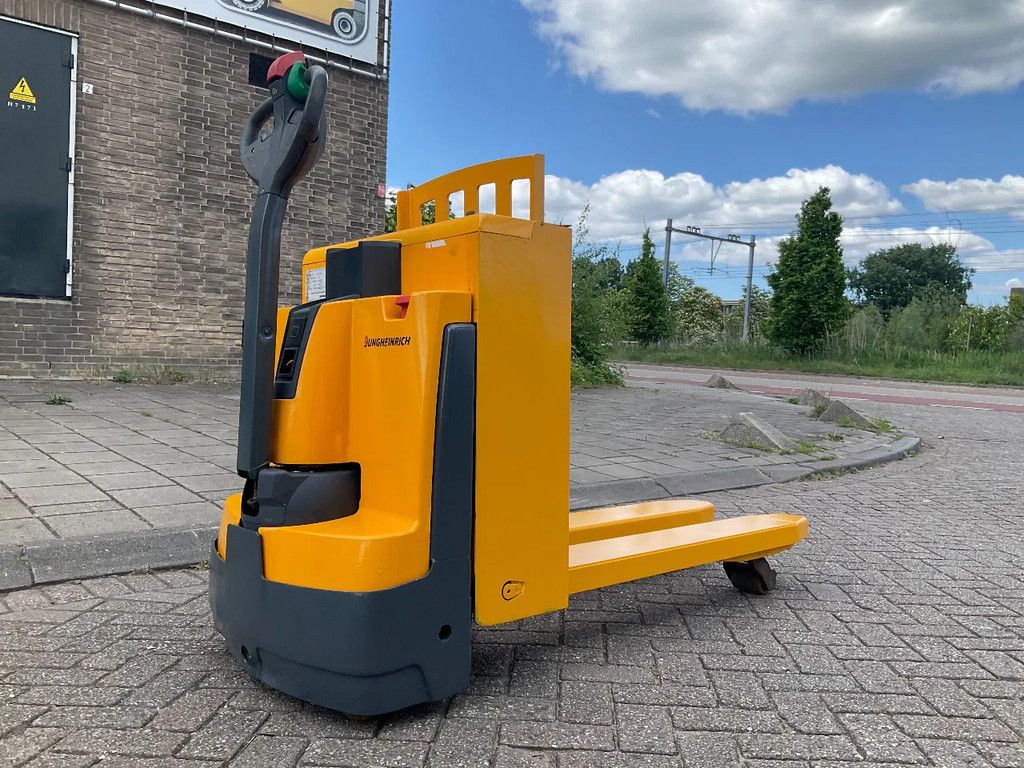Jungheinrich EJE C20 2000KG 70CM STAPELAAR / HEFTRUCK