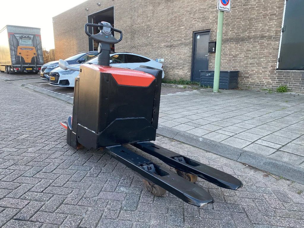 BT LPE250 2500KG PALLETWAGEN / HEFTRUCK