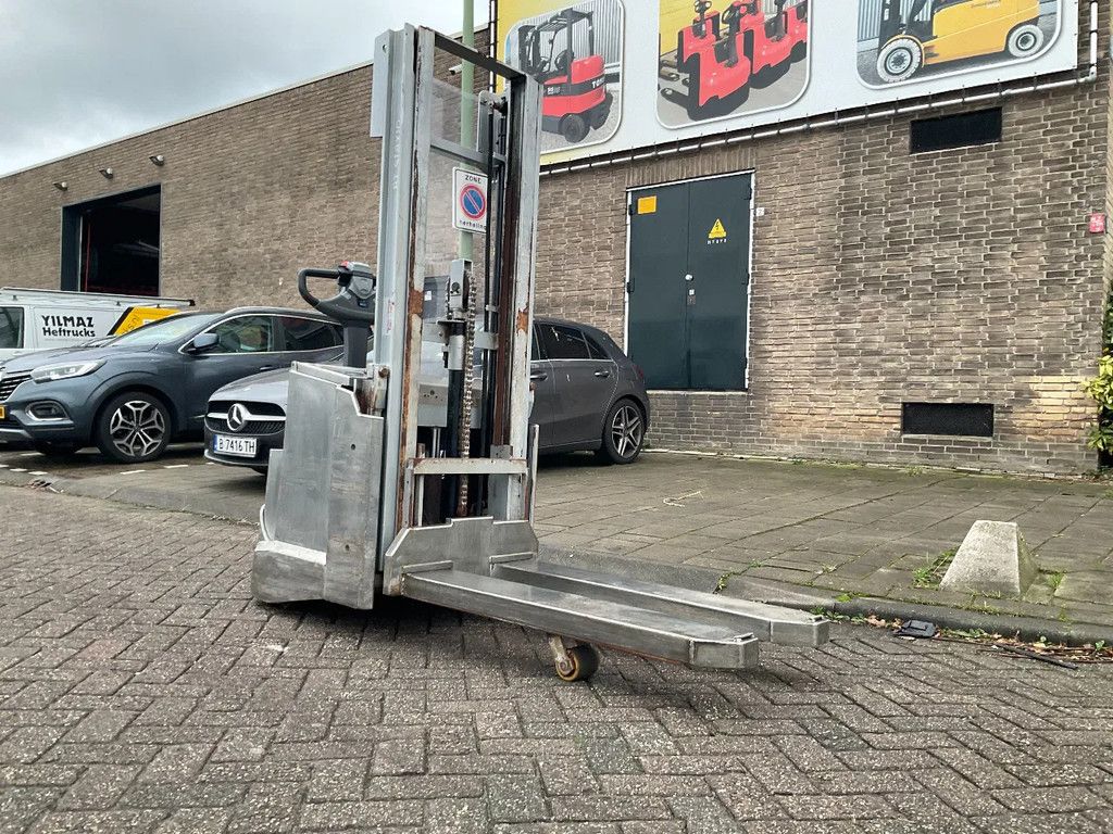 Toyota SWE140L 1400KG 2.65METER RVS STAPELAAR / HEFTRUCK