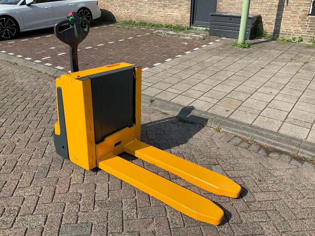 Jungheinrich EJE C20 2000KG 70CM STAPELAAR / HEFTRUCK