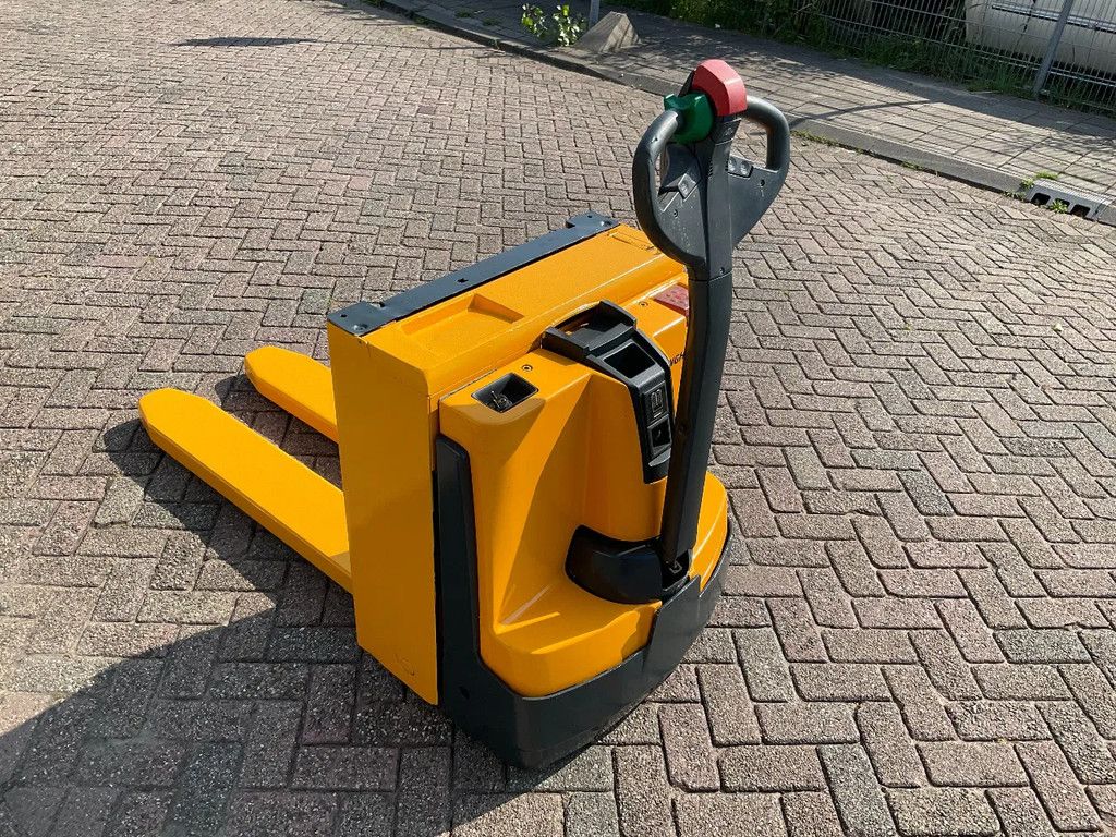 Jungheinrich EJE C20 2000KG 70CM STAPELAAR / HEFTRUCK