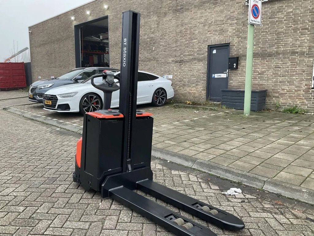 Toyota BT SWE080L 2000KG 1.58METER STAPELAAR / HEFTRUCK