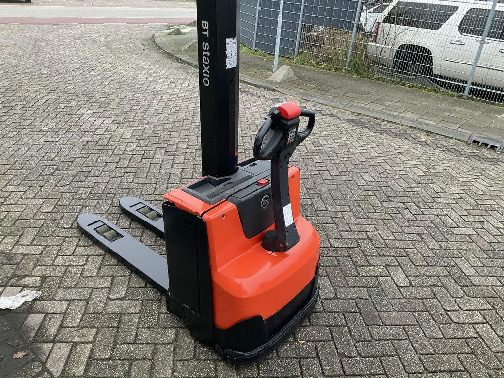 Toyota BT SWE080L 2000KG 1.58METER STAPELAAR / HEFTRUCK