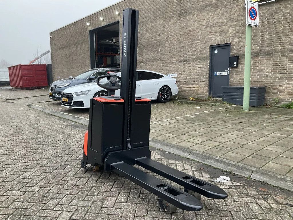 Toyota BT SWE080L 2000KG 1.58METER STAPELAAR / HEFTRUCK