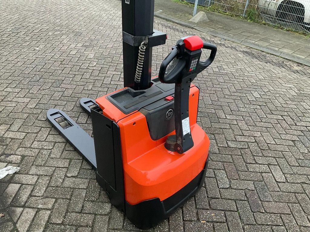 Toyota BT SWE080L 2000KG 1.58METER STAPELAAR / HEFTRUCK