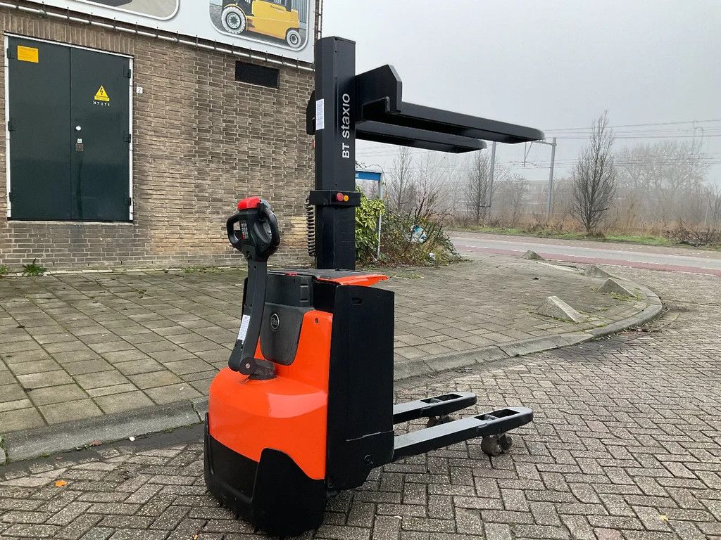 Toyota BT SWE080L 2000KG 1.58METER STAPELAAR / HEFTRUCK