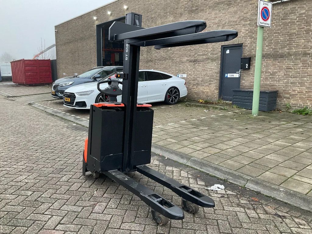 Toyota BT SWE080L 2000KG 1.58METER STAPELAAR / HEFTRUCK