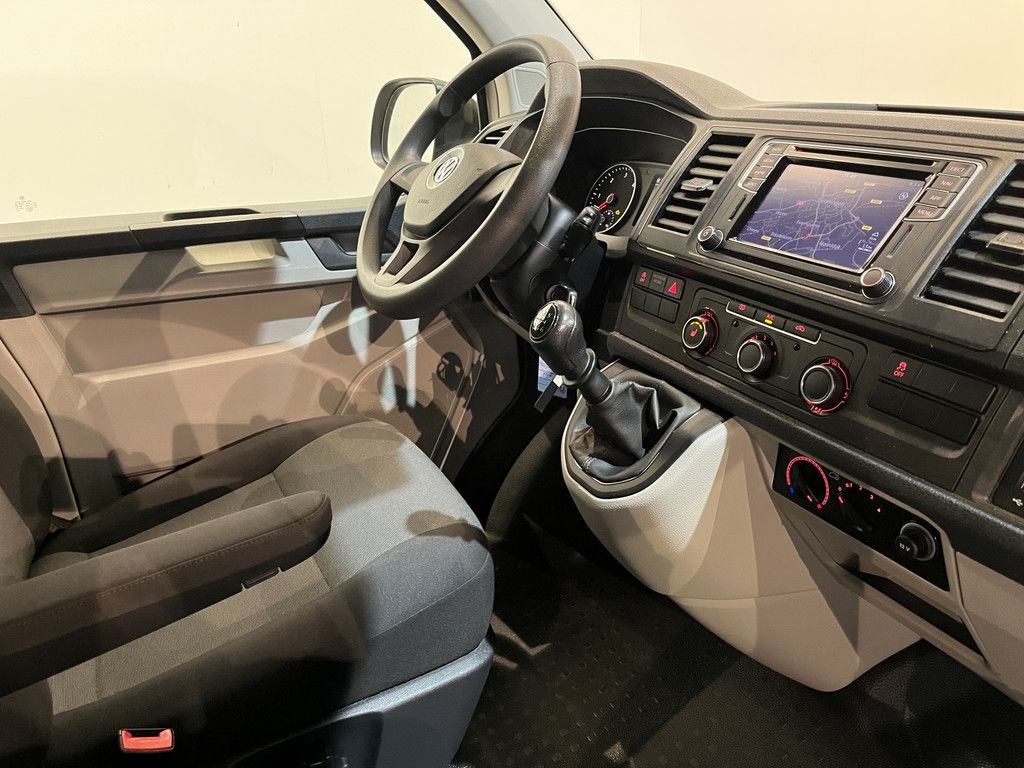 Volkswagen Transporter 2.0 TDI L2H1 150 PK 4Motion / Servicebus / Sortimo Inrichting / Euro 6 / Airco / Cruise Control / Trekhaak / Camera / Navigatie