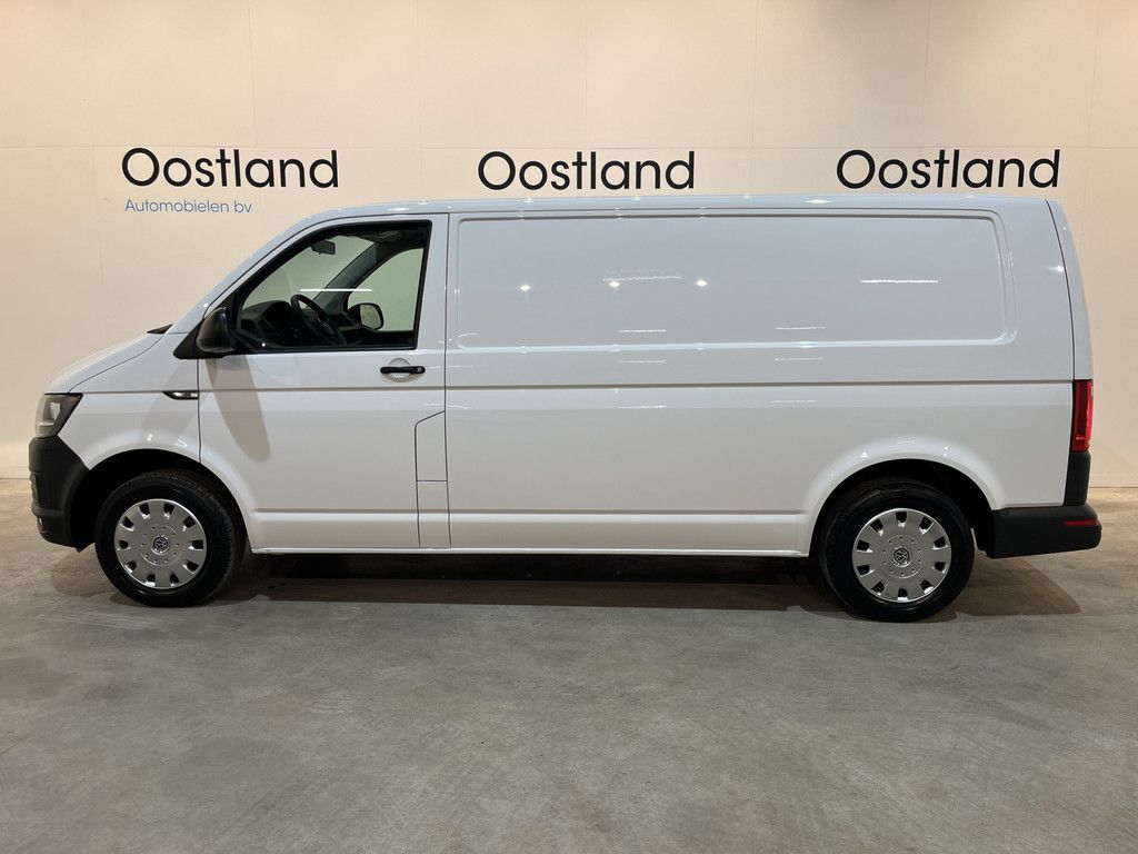 Volkswagen Transporter 2.0 TDI L2H1 150 PK 4Motion / Servicebus / Sortimo Inrichting / Euro 6 / Airco / Cruise Control / Trekhaak / Camera / Navigatie