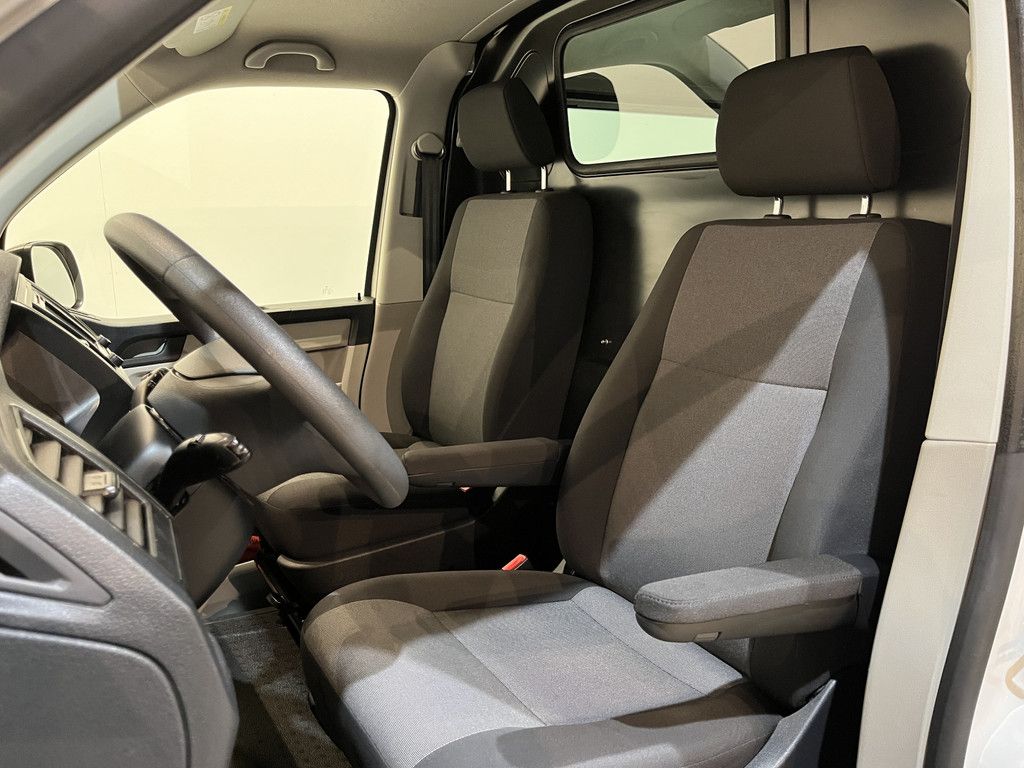 Volkswagen Transporter 2.0 TDI L2H1 150 PK 4Motion / Servicebus / Sortimo Inrichting / Euro 6 / Airco / Cruise Control / Trekhaak / Camera / Navigatie