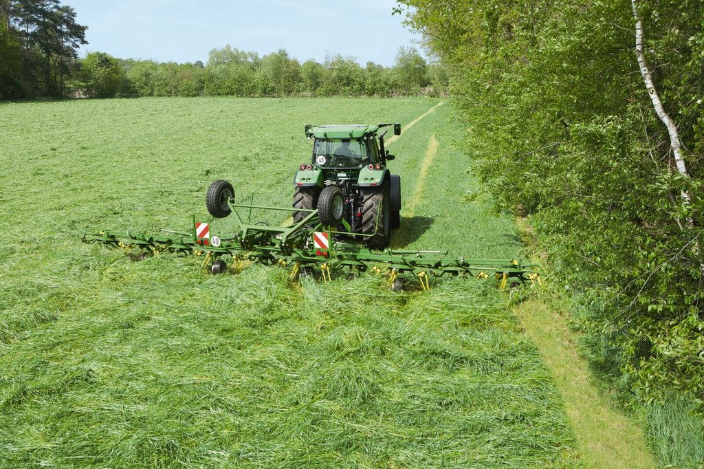 Krone getrokken schudders KWT met wielstel tedder