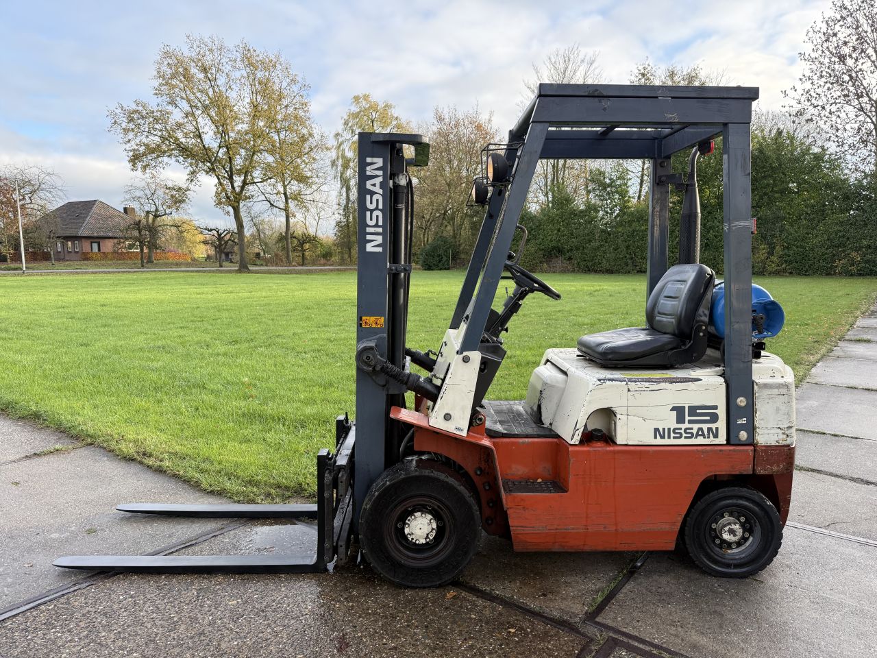 Nissan 1.5 tonner lpg heftruck automaat Sideshift verlichting